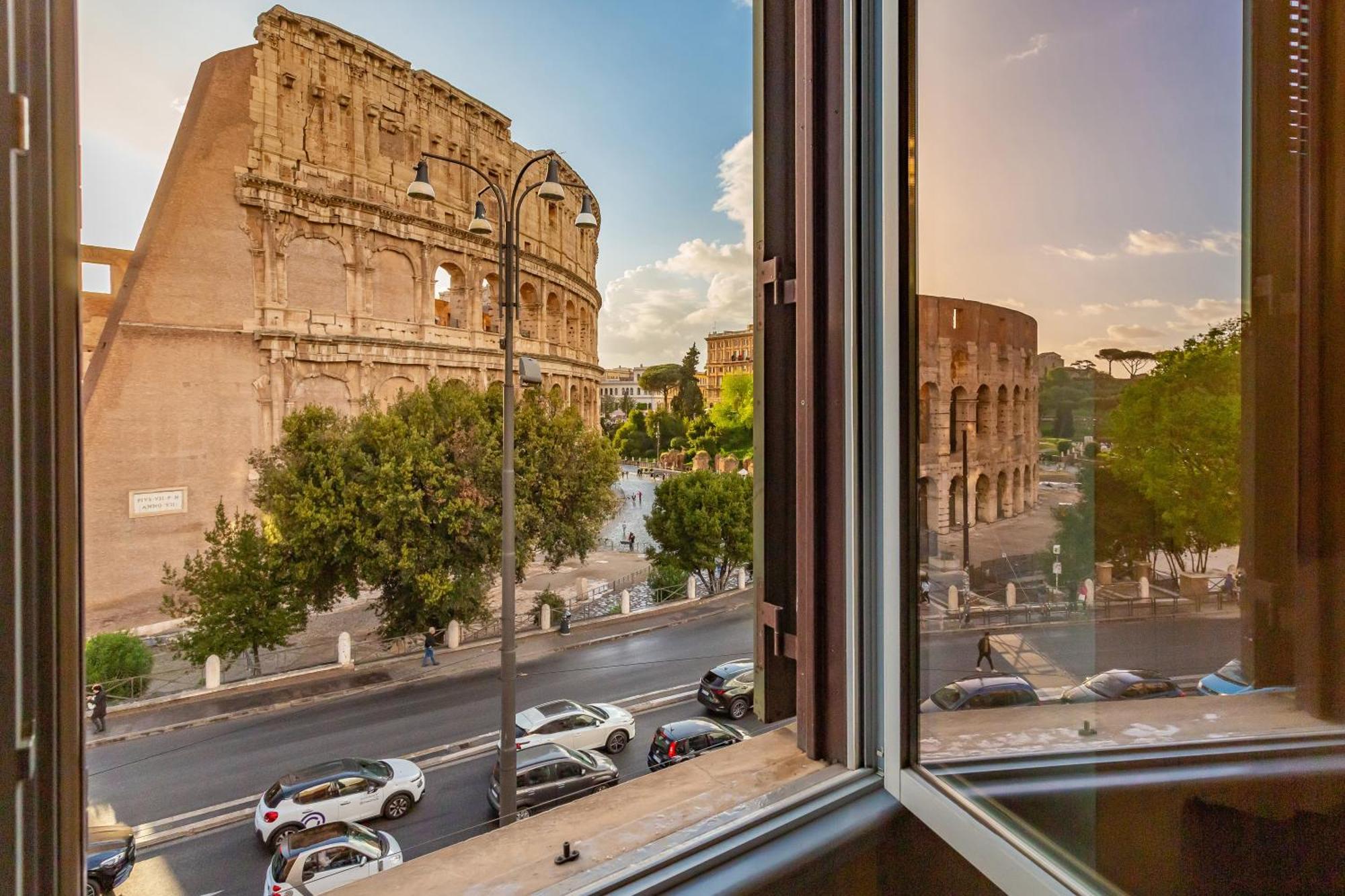 Iconic With Unique Colosseum View * Rom